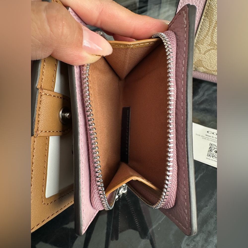 COACH Mini Lane with matching wallet NWOT - Picture 10 of 10